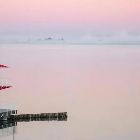 Апартаменты Liebevoll Eingerichtetes Рехлин